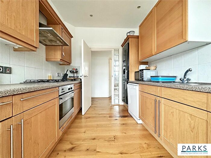 2 Bedroom Apartment To Rent In Queens Road, Brighton, BN1