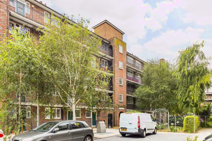 3 Bedroom Flat To Rent In Bromley High Street, Bow, E3