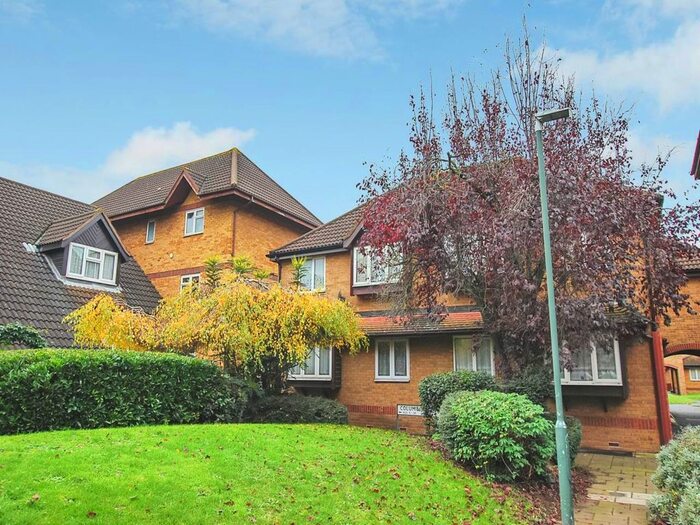 1 Bedroom Flat To Rent In Columbus Square, Erith, Kent, DA8