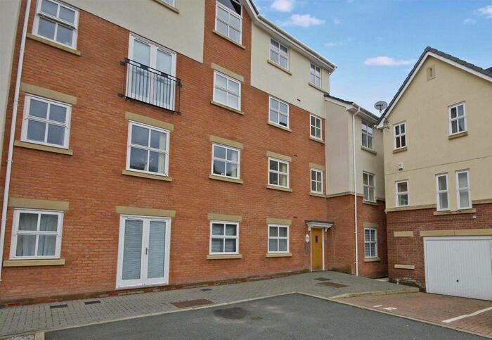 2 Bedroom Flat To Rent In Clarendon Gardens, Bromley Cross, Bolton BL7