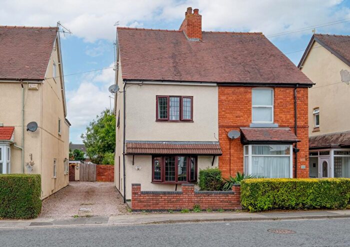 3 Bedroom Semi-Detached House For Sale In Broad Street, Bromsgrove, B61