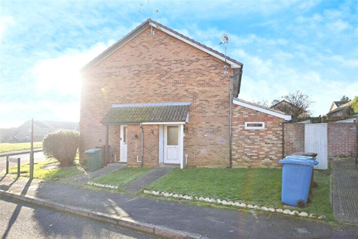1 Bedroom End Of Terrace House For Sale In Frensham Close, Banbury, Oxfordshire, OX16