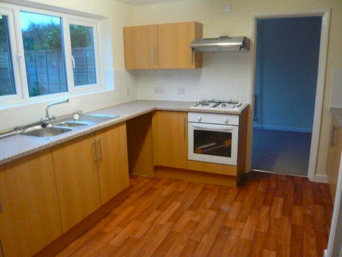 4 Bedroom Semi-Detached House To Rent In Kennett Drive, Milton Keynes, MK3