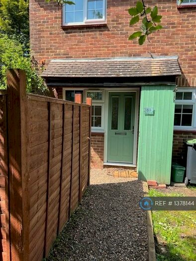 1 Bedroom End Of Terrace House To Rent In Chertsey, Chertsey, KT16