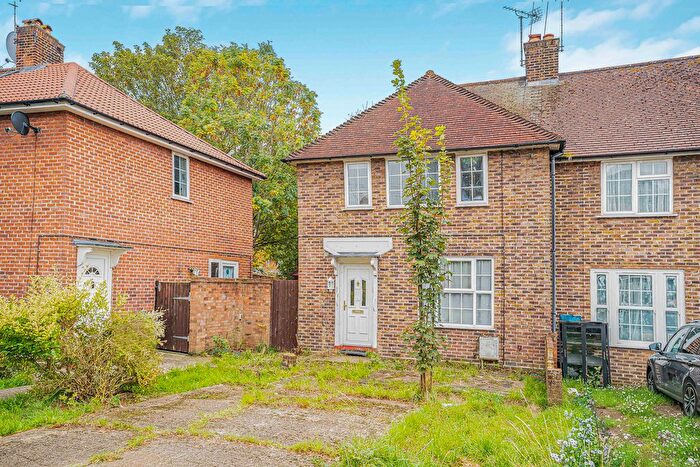 3 Bedroom Terraced House For Sale In Harp Road, Hanwell, W7