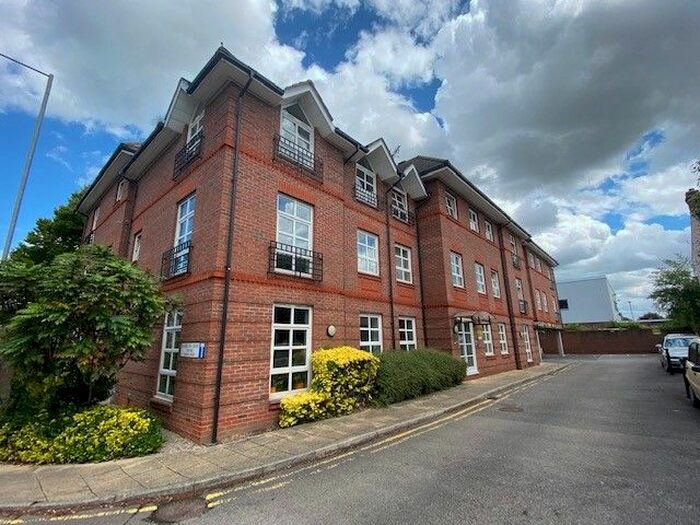 2 Bedroom Flat To Rent In Barbican Court, Fishergate, York, YO10