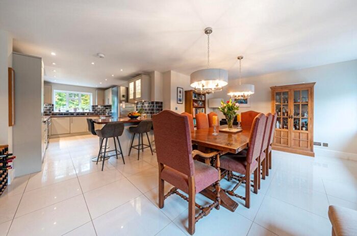 4 Bedroom Detached House For Sale In Glebe Road, Chalfont St Peter, SL9