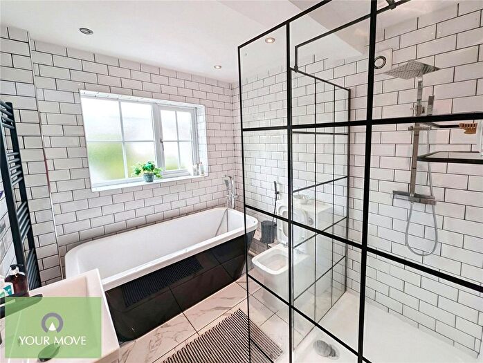 4 Bedroom Detached House To Rent In Birmingham Road, Bromsgrove, Worcestershire, B61