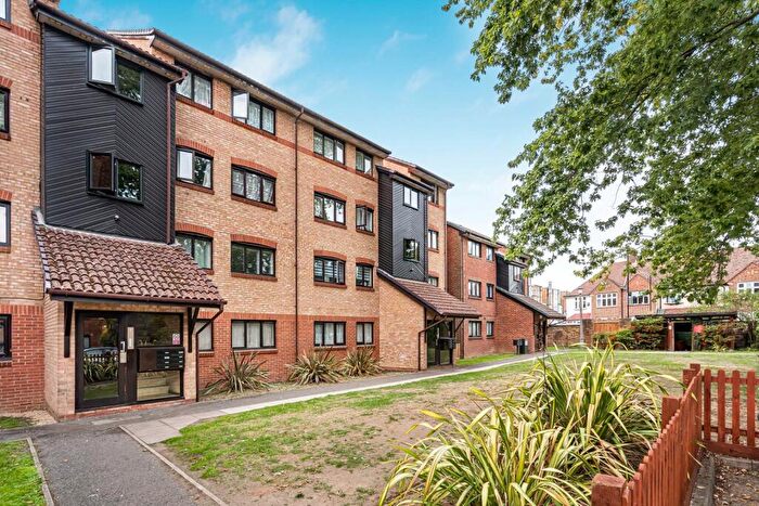 2 Bedroom Apartment For Sale In St. Christophers Gardens, Thornton Heath, CR7