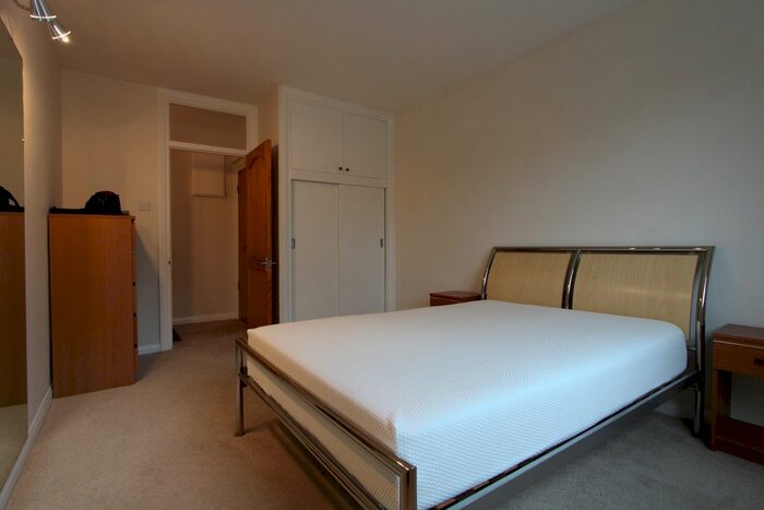 4 Bedroom Flat To Rent In Dewey Street, Tooting, SW17