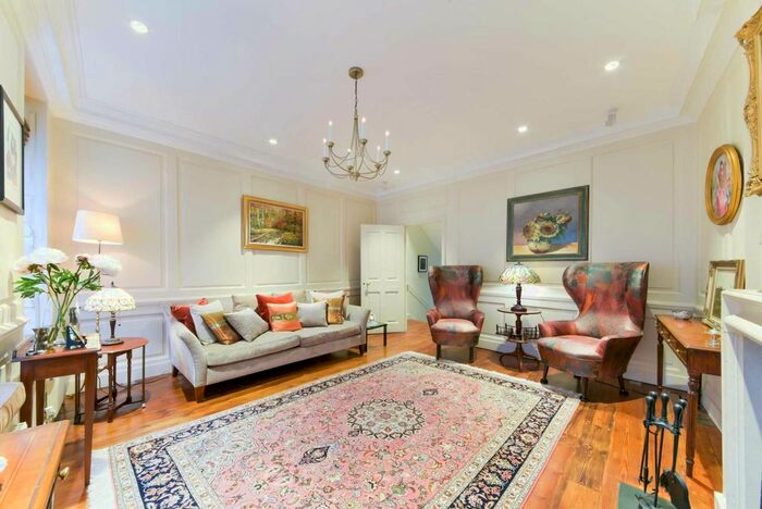 4 Bedroom Town House To Rent In Meard Street, Soho, W1F