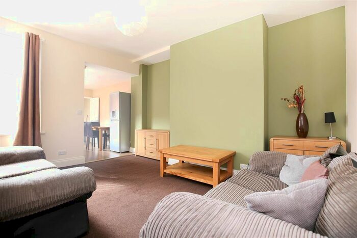 4 Bedroom Flat To Rent In Stratford Grove West, Newcastle Upon Tyne NE6