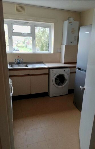 3 Bedroom Flat To Rent In Redwood Court, Colchester, Essex, CO4
