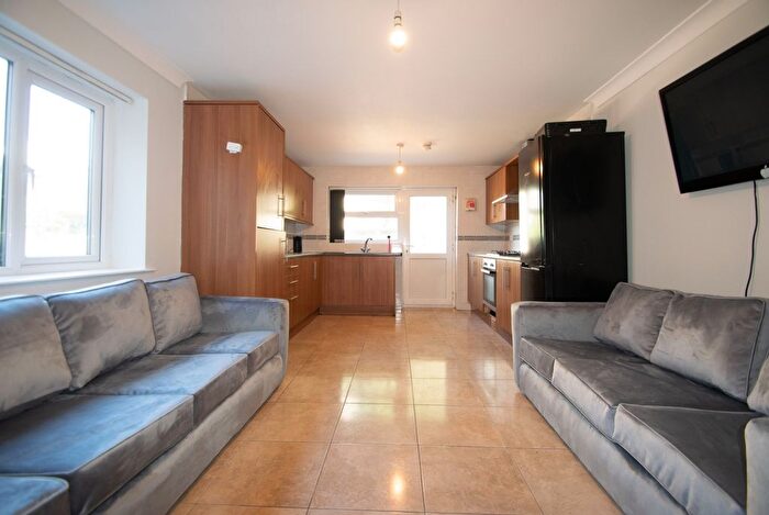 7 Bedroom Terraced House To Rent In Rhymney Street, Cathays, CF24