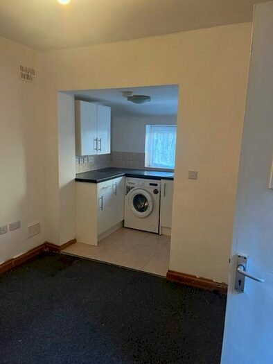 1 Bedroom Flat To Rent In Brook Street, Luton, LU3