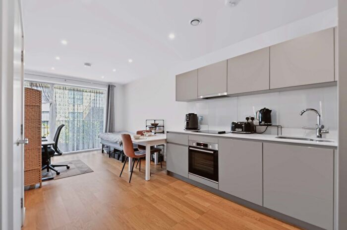 1 Bedroom Flat For Sale In Samara Drive, Southall, UB1