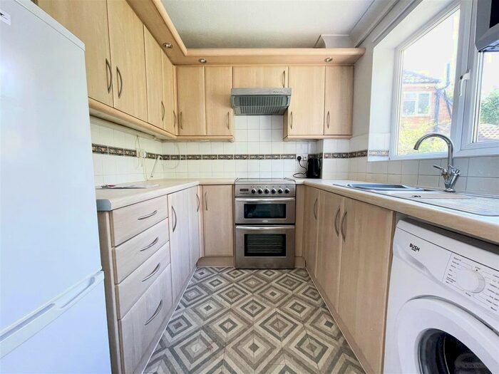 2 Bedroom Flat To Rent In Salisbury Road, Grays, RM17