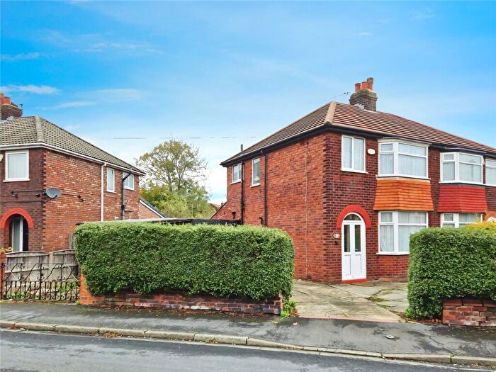 3 Bedroom Semi Detached House For Sale In Graymar Road, Little Hulton, Manchester, Greater Manchester, M38