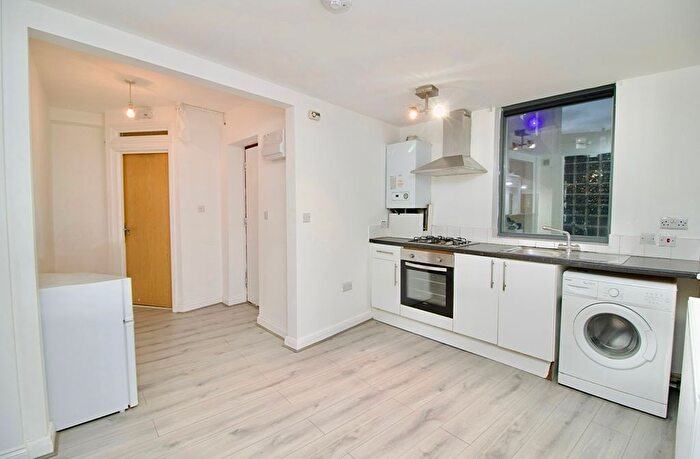 1 Bedroom Flat To Rent In Mitcham Road, London, SW17