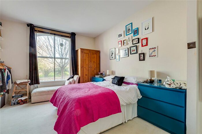 1 Bedroom Terraced House To Rent In Arundel Square, Islington, N7