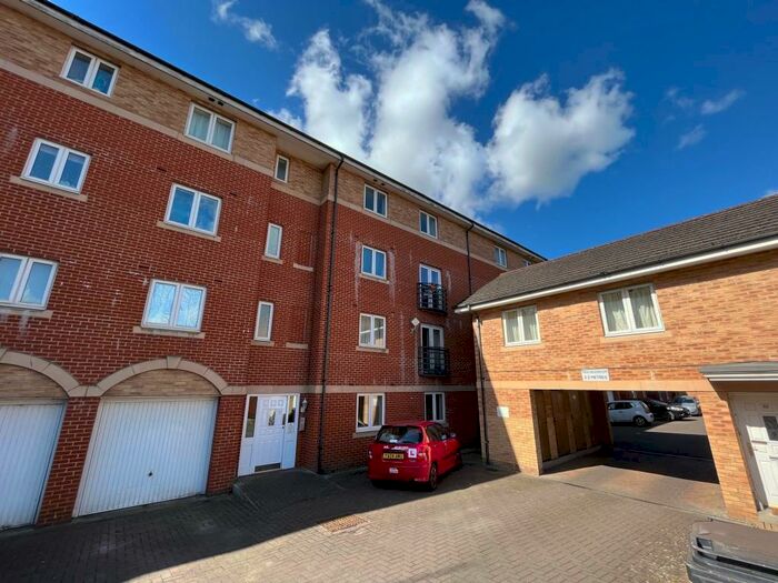 2 Bedroom Apartment To Rent In Saltash Road, Swindon, SN2