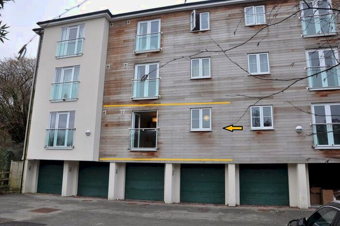 1 Bedroom Flat To Rent In Tresooth Lane, Penryn, TR10