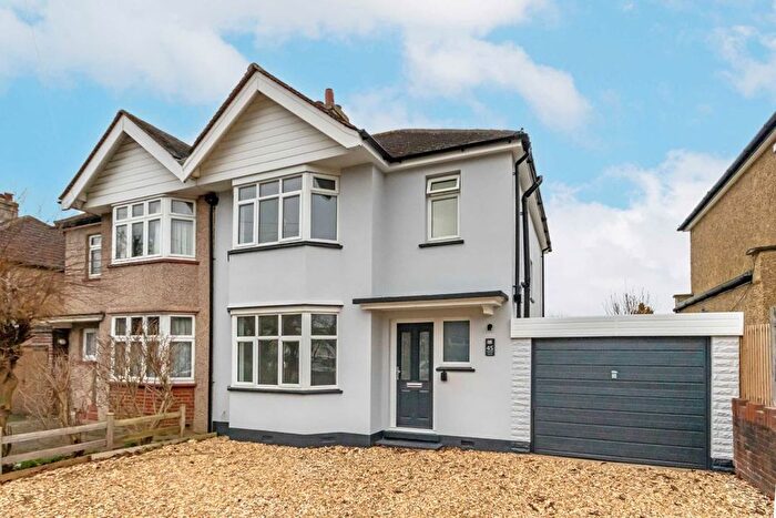 3 Bedroom Property To Rent In Moresby Avenue, Berrylands, Surbiton, KT5