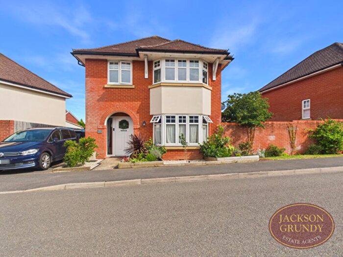 3 Bedroom Detached House For Sale In Chaplins Drive, Roade, NN7