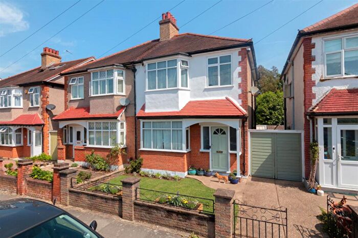 3 Bedroom House For Sale In Arras Avenue, Morden, SM4