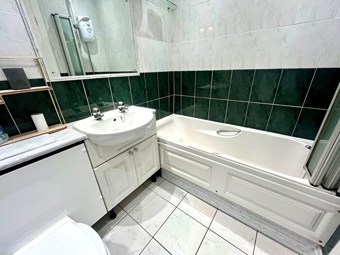 1 Bedroom Property To Rent In Wilmslow Road, Manchester, M20