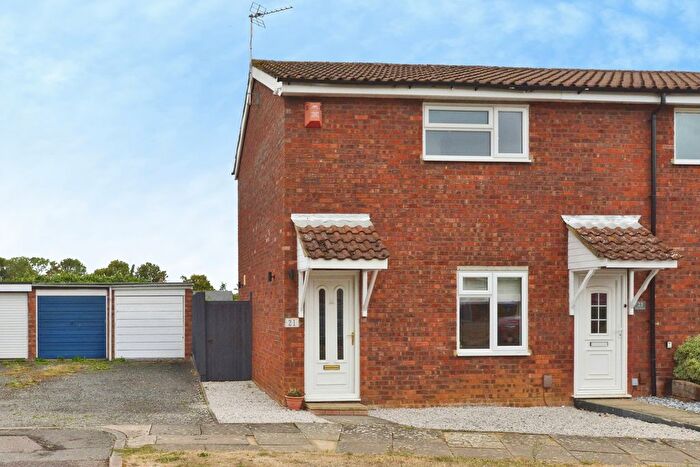 2 Bedroom End Of Terrace House For Sale In Hale Avenue, Stony Stratford, Milton Keynes, Buckinghamshire, MK11