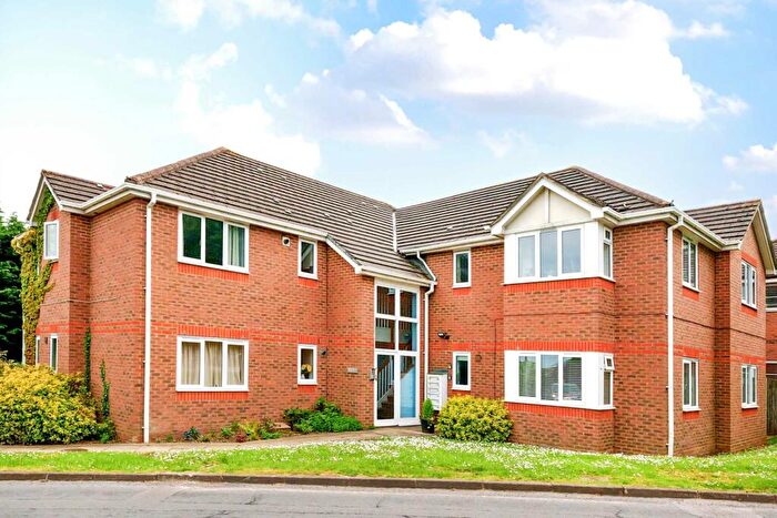 2 Bedroom Apartment For Sale In Lowfield Road, Caversham Park, RG4