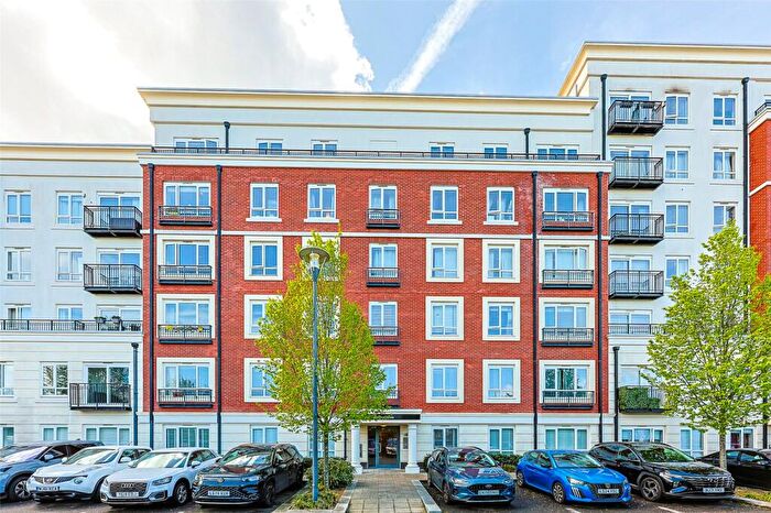 2 Bedroom Apartment For Sale In Aviation Drive, Beaufort Park, Colindale, NW9