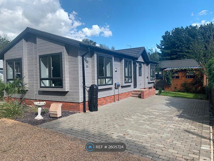 2 Bedroom Mobile/park Home To Rent In Newbourne Park, Newbourne, IP12