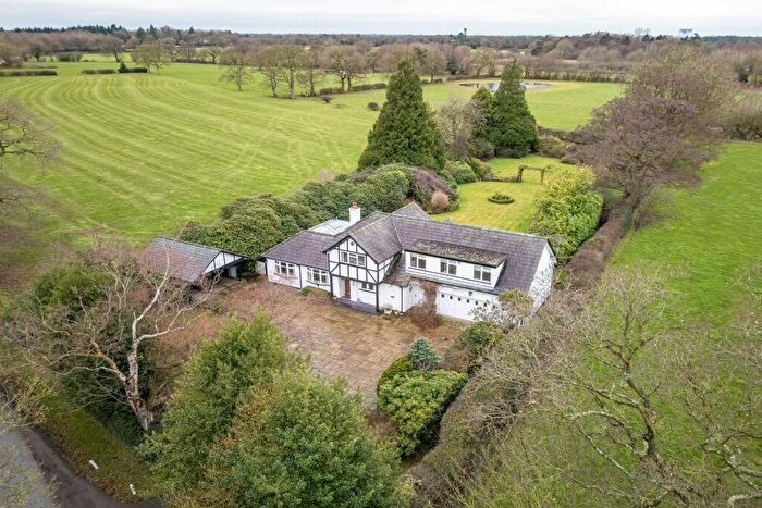 4 Bedroom Detached House For Sale In Salters Lane, Siddington, SK11