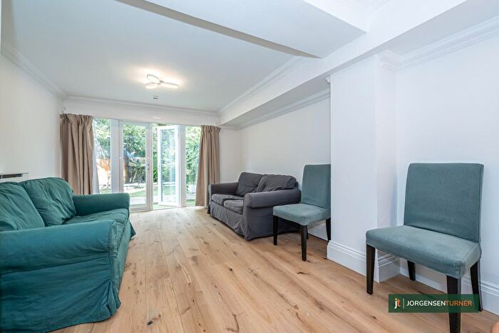 2 Bedroom Flat To Rent In Devonport Road, Shepherds Bush, W12