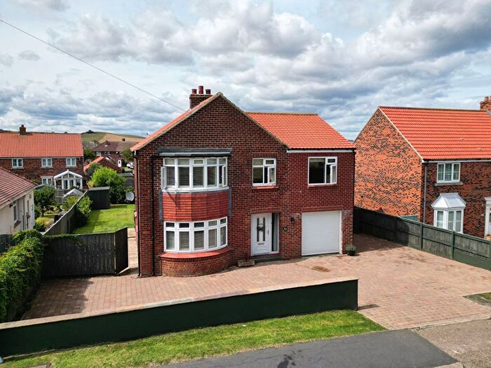 4 Bedroom Detached House For Sale In Love Lane, Whitby, YO21
