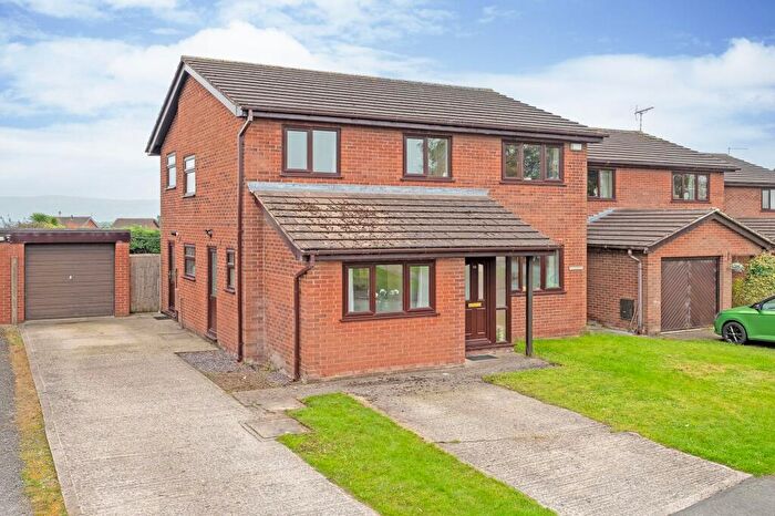 4 Bedroom Detached House For Sale In Darwen Drive, Penymynydd, CH4