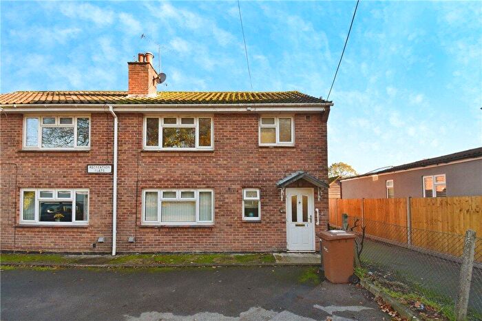 1 Bedroom Maisonette For Sale In Slab Lane, West Wellow, Romsey, Hampshire, SO51