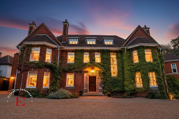 2 Bedroom Flat For Sale In Avenue Road, Stratford-Upon-Avon, CV37