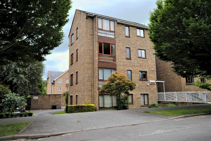 2 Bedroom Flat To Rent In Radlyn Park, West End Avenue, Harrogate, HG2