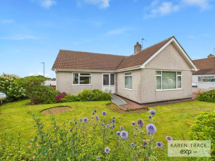 3 Bedroom Detached Bungalow For Sale In Trevanion Road, Trewoon, PL25