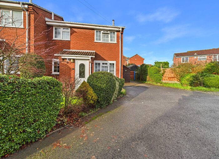 1 Bedroom Terraced House For Sale In Oak Farm Close, Walmley, Sutton Coldfield, B76