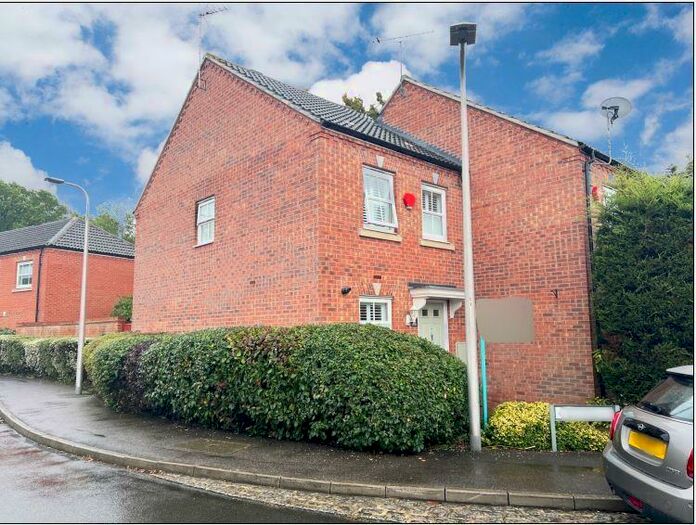 2 Bedroom End Of Terrace House To Rent In Wokingham, Berkshire, RG40