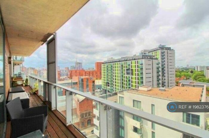 2 Bedroom Flat To Rent In Block, Salford, M3