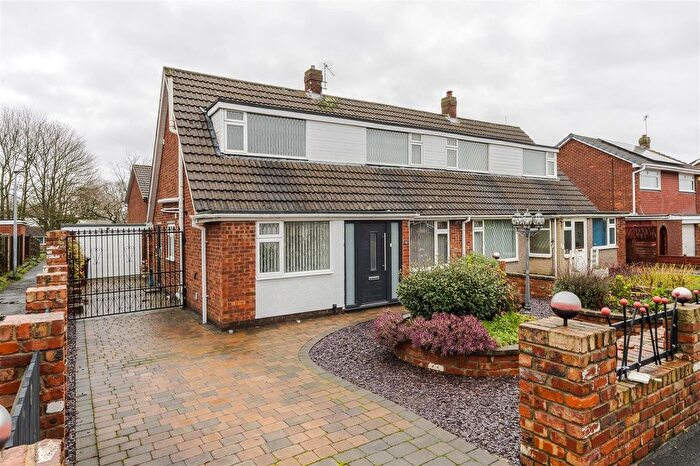 3 Bedroom Semi-Detached House For Sale In Cambridge Avenue, Scunthorpe, DN16