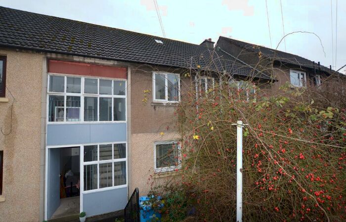 3 Bedroom Flat To Rent In Roods Square, Inverkeithing, KY11