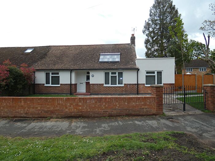 3 Bedroom Property To Rent In Westfield Avenue, Woking, GU22