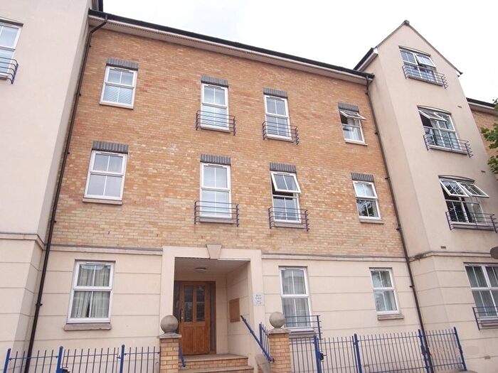 2 Bedroom Block Of Flats To Rent In Richmond Road, Kingston, KT2