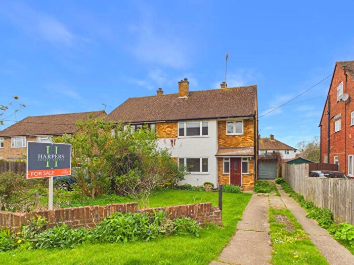 3 Bedroom Semi-Detached House For Sale In Churchway, Haddenham, HP17